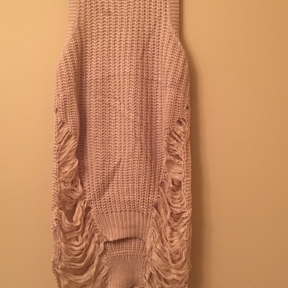 Distressed sweater - Picture 5 of 5